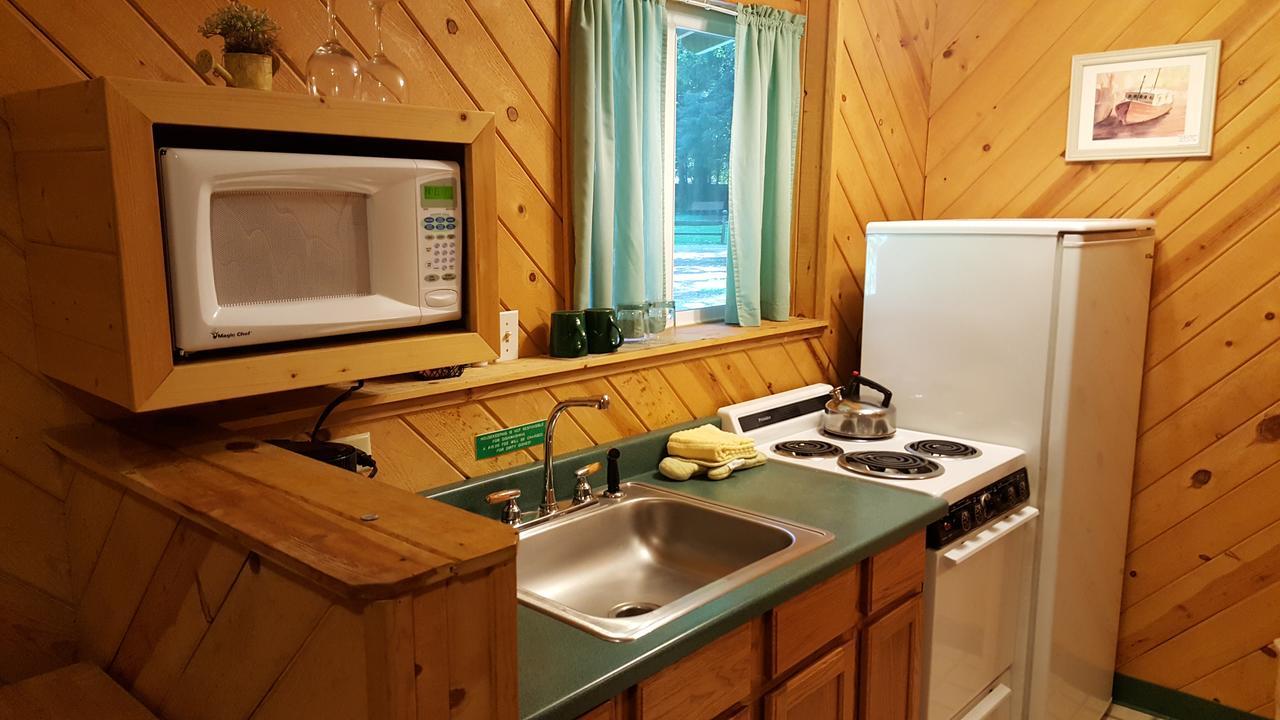 Emerald Forest Cabins Trinidad Exterior photo