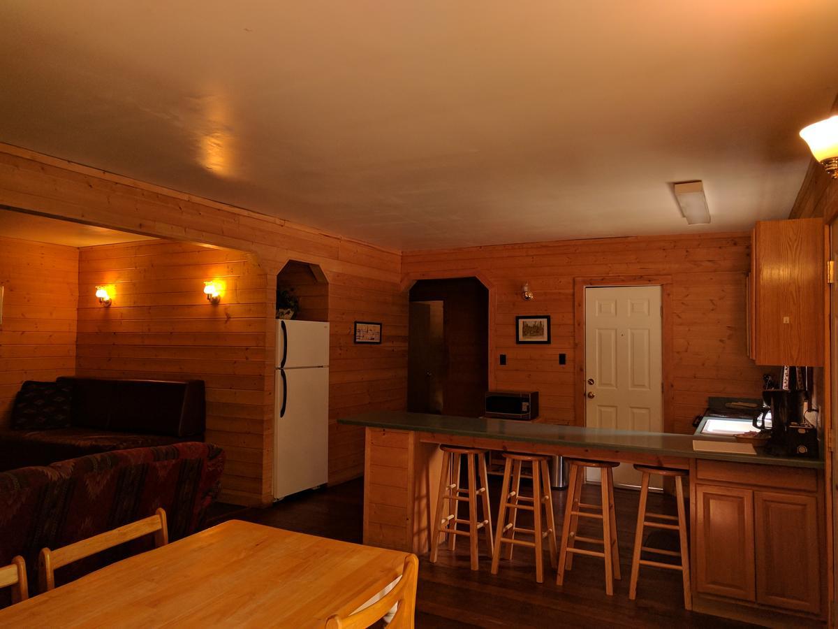 Emerald Forest Cabins Trinidad Exterior photo