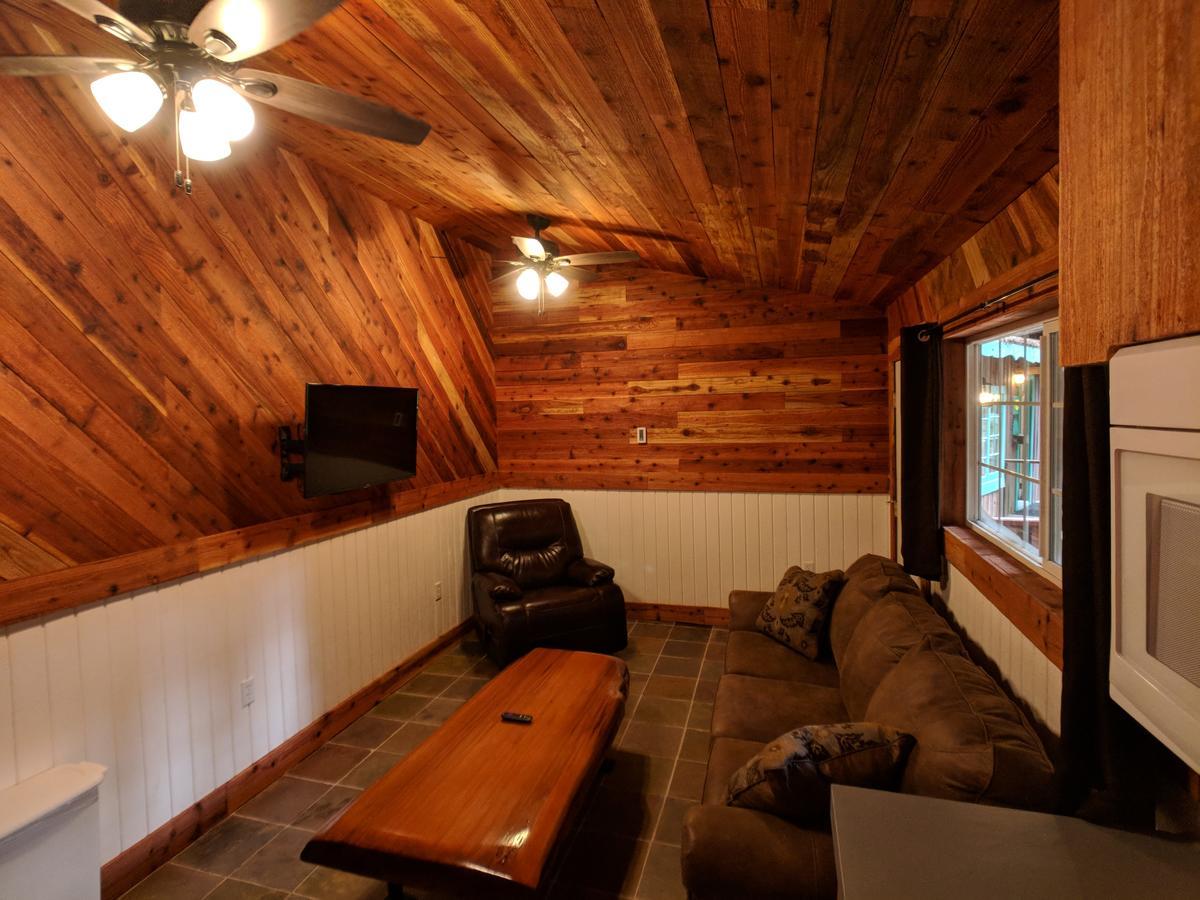 Emerald Forest Cabins Trinidad Exterior photo
