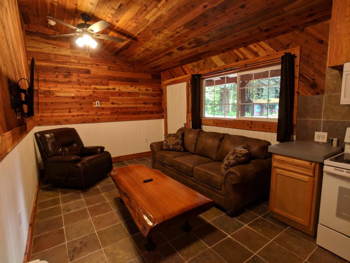 Emerald Forest Cabins Trinidad Exterior photo