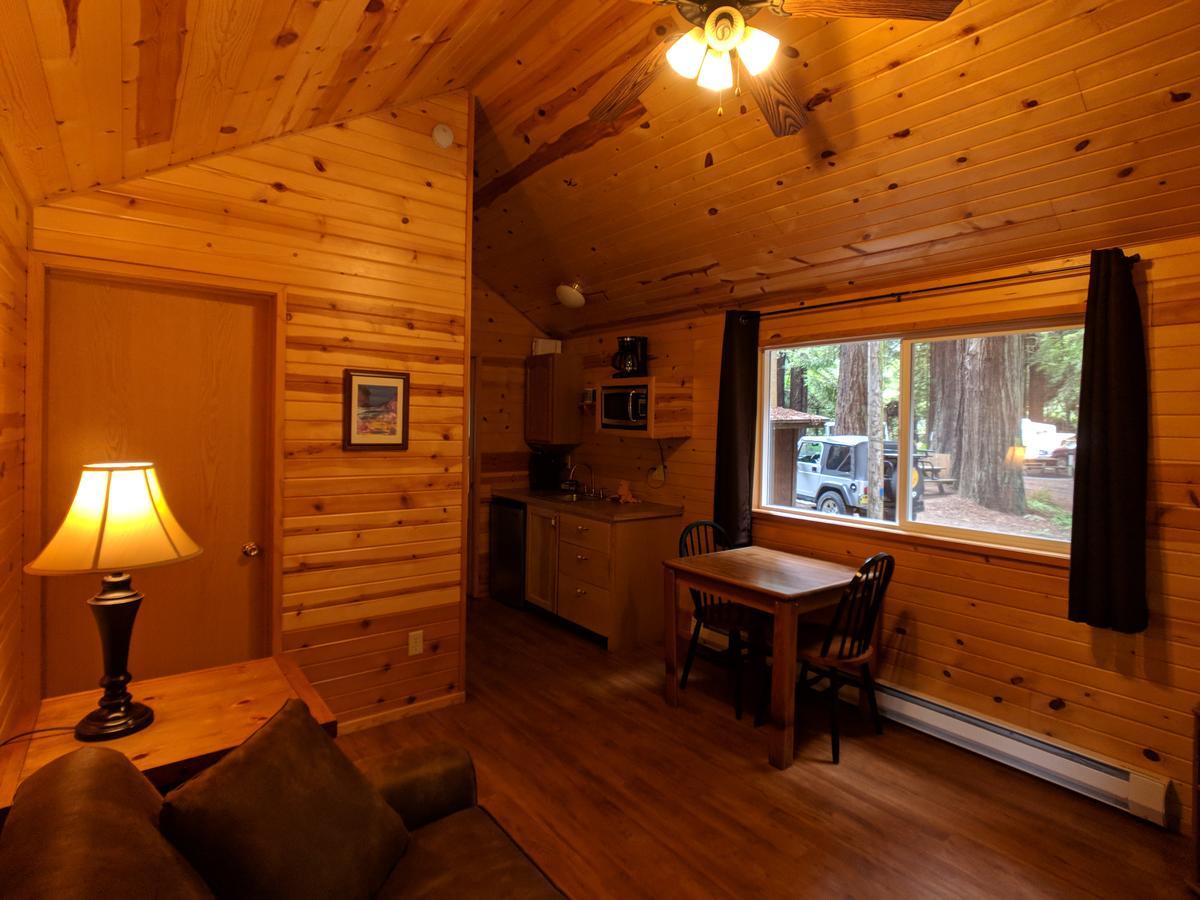 Emerald Forest Cabins Trinidad Exterior photo