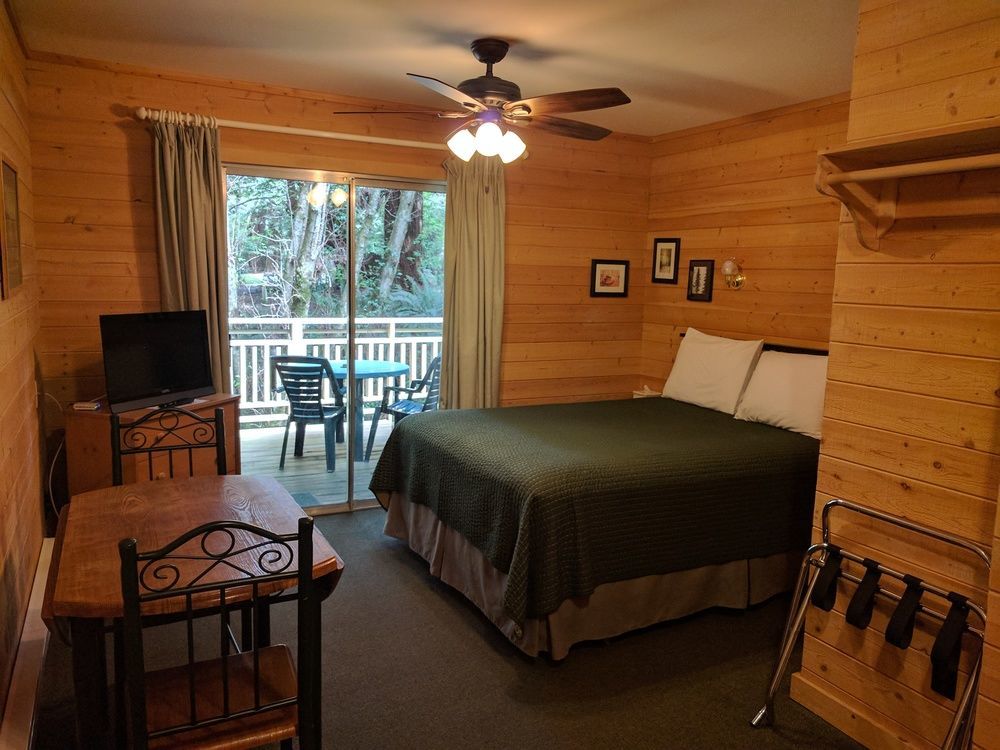 Emerald Forest Cabins Trinidad Exterior photo